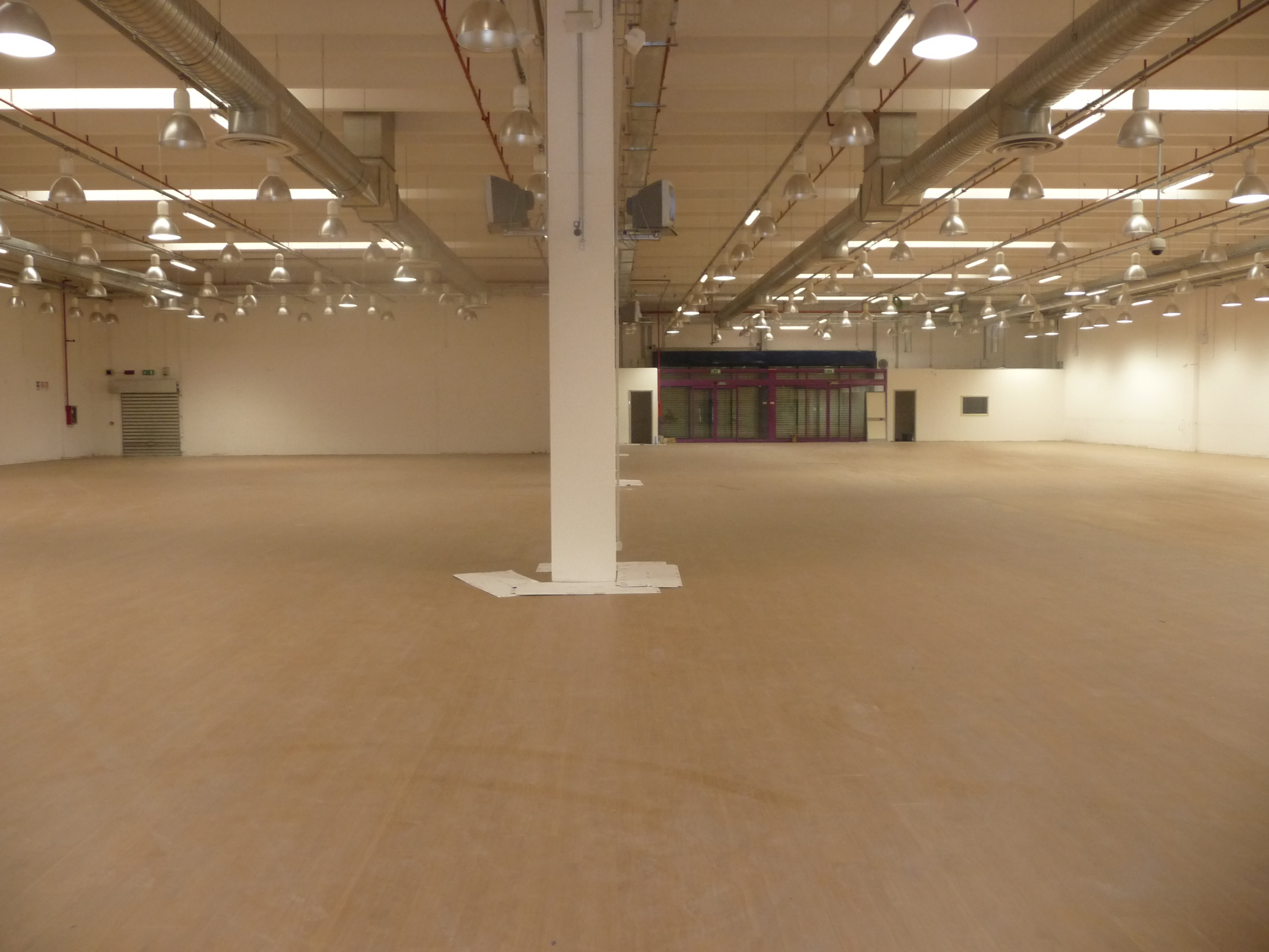 PVC finto parquet Centro Commerciale Cavallino Lecce copia
